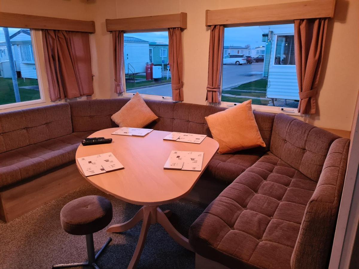 Cosy, Family Caravan Near The Beach Clacton-on-Sea Dış mekan fotoğraf